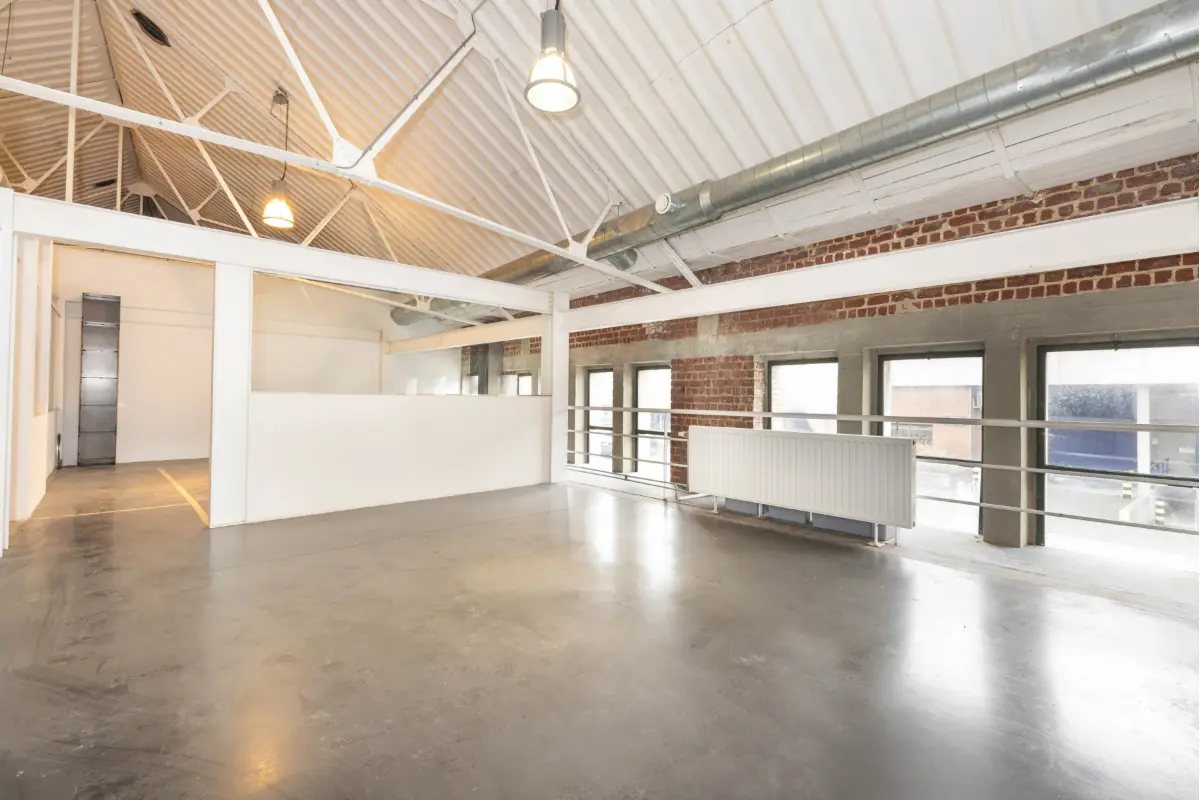 Handelszaak te  huur in Vorst 1190 2502.00€  slaapkamers 245.00m² - Zoekertje 648118