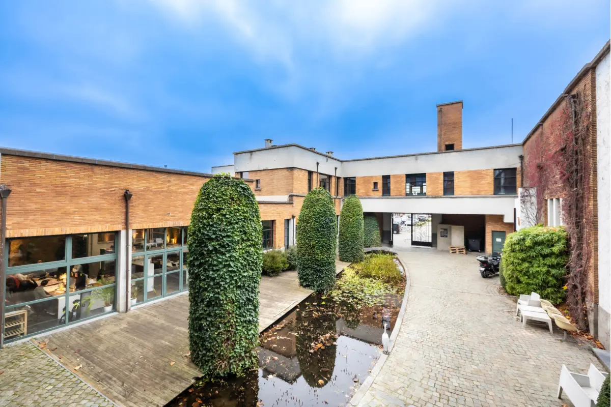 Handelszaak te  huur in Vorst 1190 2502.00€  slaapkamers 245.00m² - Zoekertje 648118