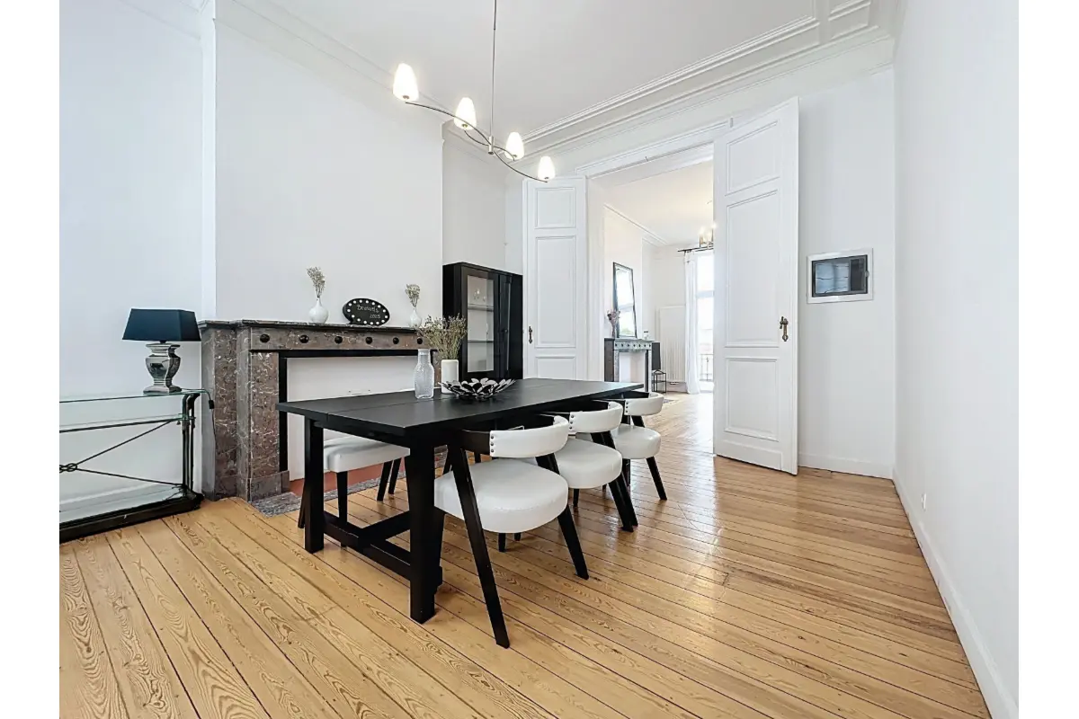 Appartement te  koop in Brussel 1000 525000.00€ 2 slaapkamers 108.00m² - Zoekertje 648158