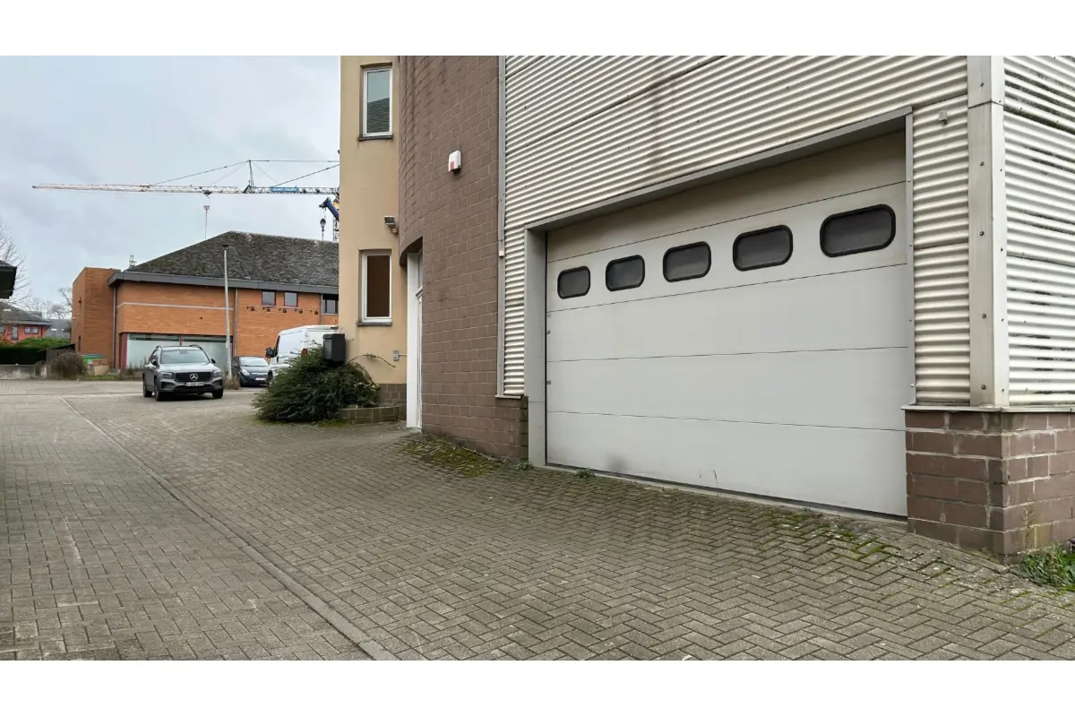 Box te  in Erpent 5101 150.00€  slaapkamers m² - Zoekertje 648148