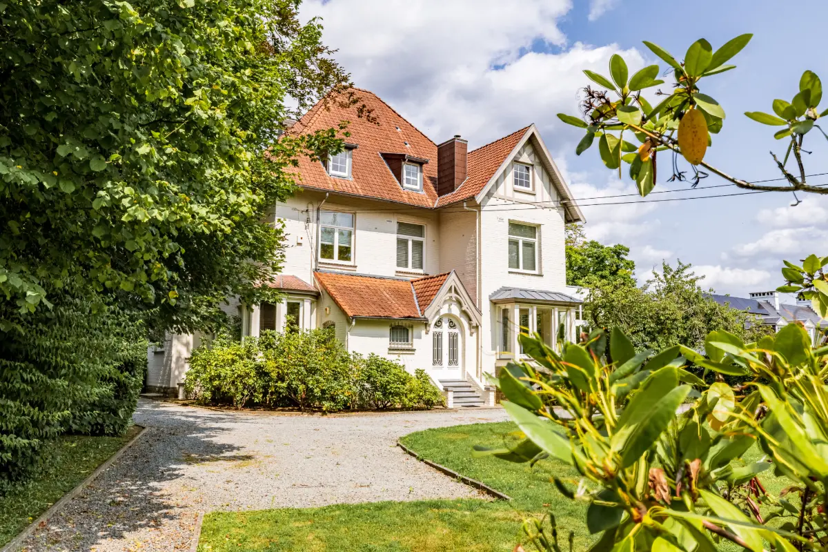 Huis te  in Waterloo 1410 4950.00€ 6 slaapkamers 475.00m² - Zoekertje 648342