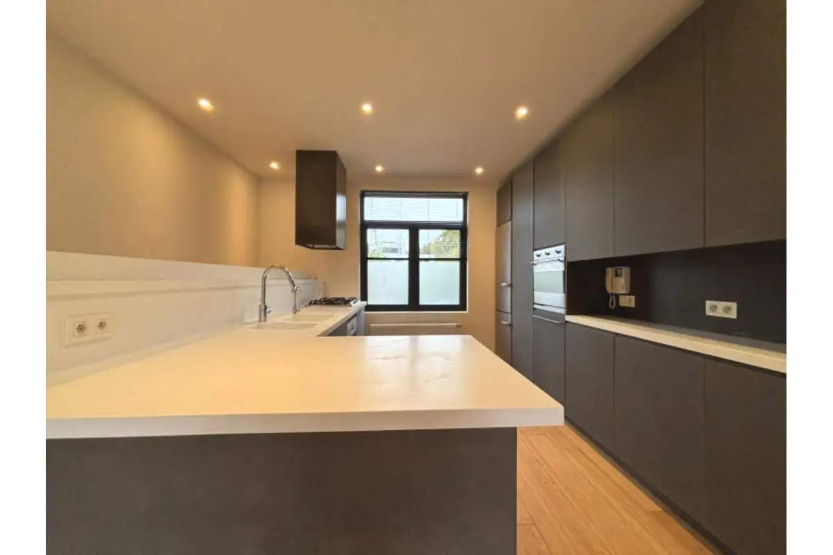 Maison à louer à Uccle 1180 2000.00€ 3 chambres 200.00m² - annonce 649125