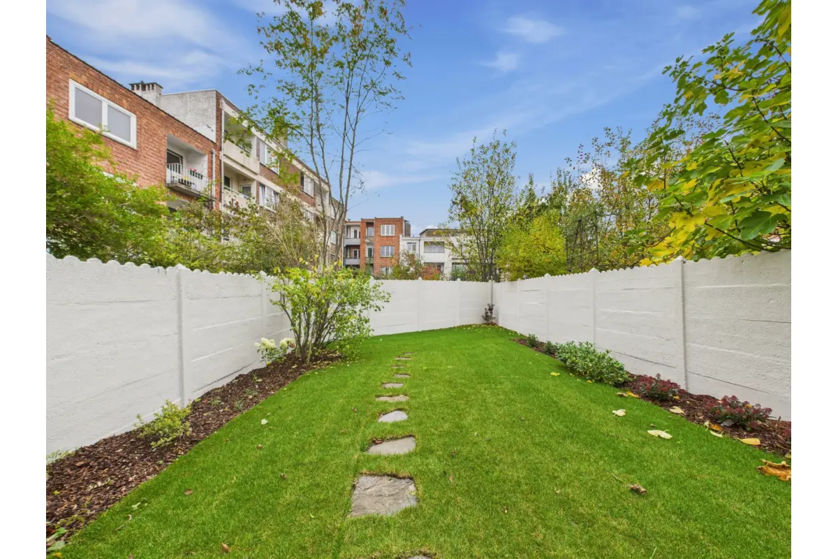 Rez-de-chaussée à  à Etterbeek 1040 1300.00€ 1 chambres 71.00m² - annonce 649078