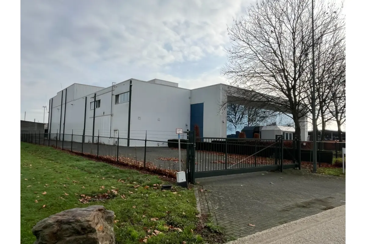 Commerce à louer à Maasmechelen 3630 5800.00€  chambres m² - annonce 648606