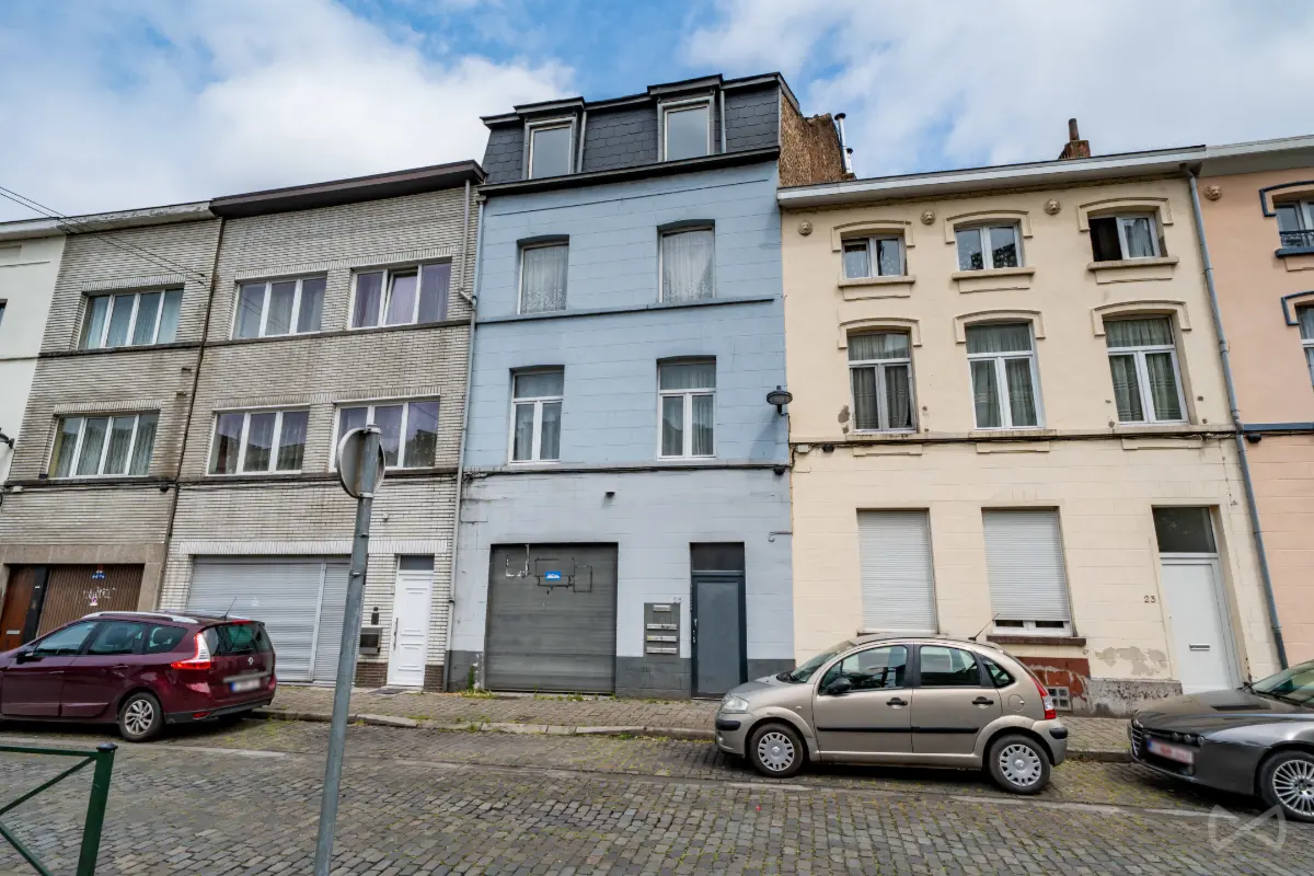 Huis te  koop in Sint-Jans-Molenbeek 1080 399000.00€ 6 slaapkamers 256.00m² - Zoekertje 648773
