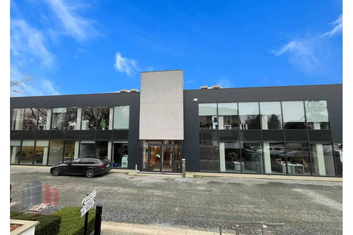 Commerce à louer à Melle 9090 1485.00€  chambres m² - annonce 648627