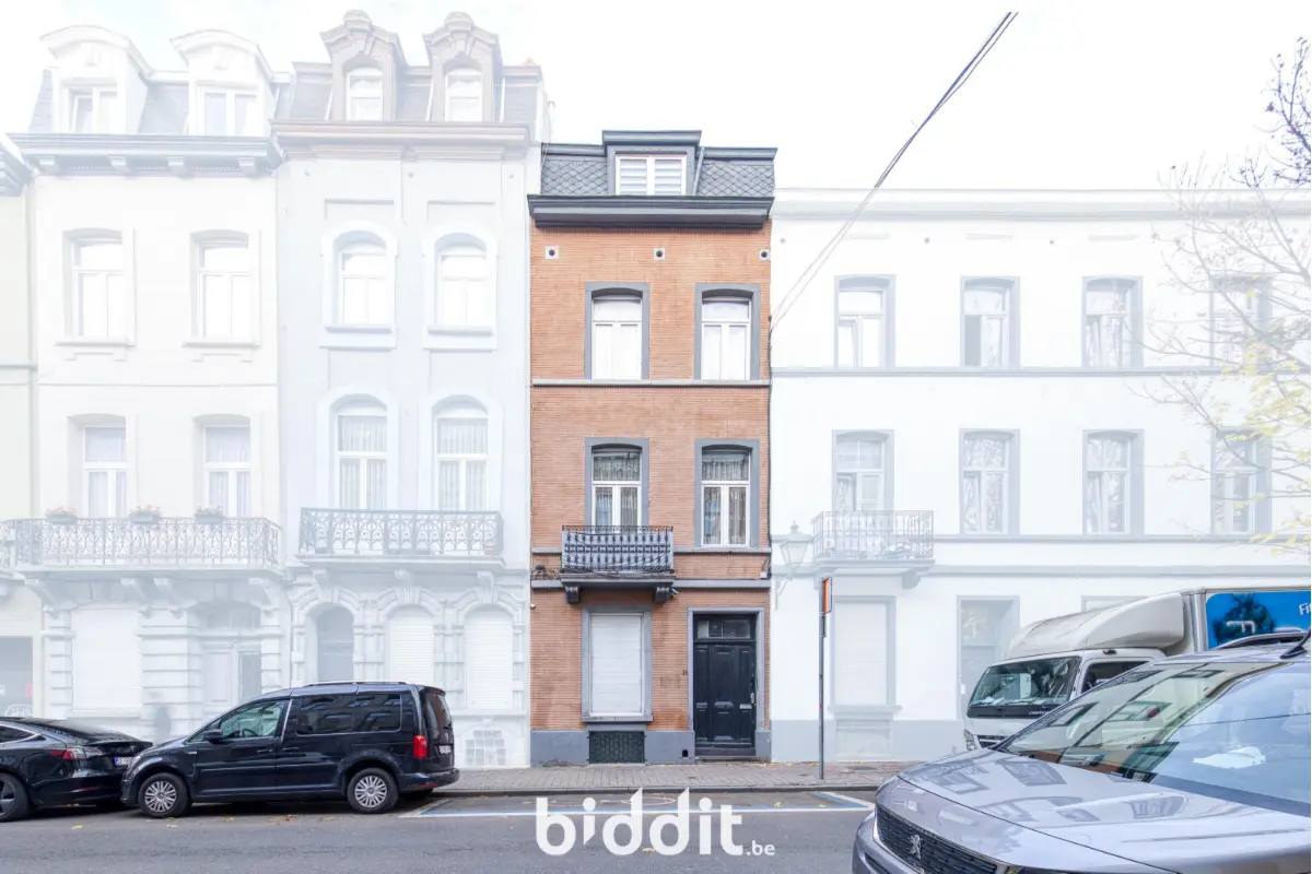 Huis te  koop in Sint-Gillis 1060 200000.00€ 3 slaapkamers m² - Zoekertje 649153