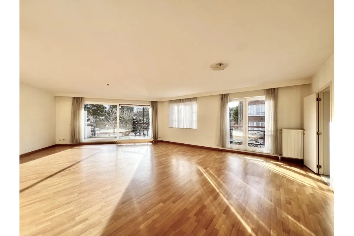 Appartement te  huur in Sint-Pieters-Woluwe 1150 1900.00€ 3 slaapkamers 150.00m² - Zoekertje 648823