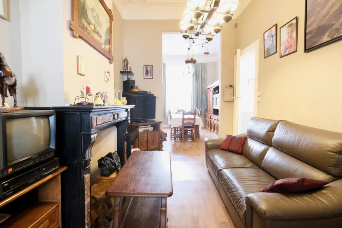 Huis te  in Anderlecht 1070 349000.00€ 5 slaapkamers 162.00m² - Zoekertje 649211