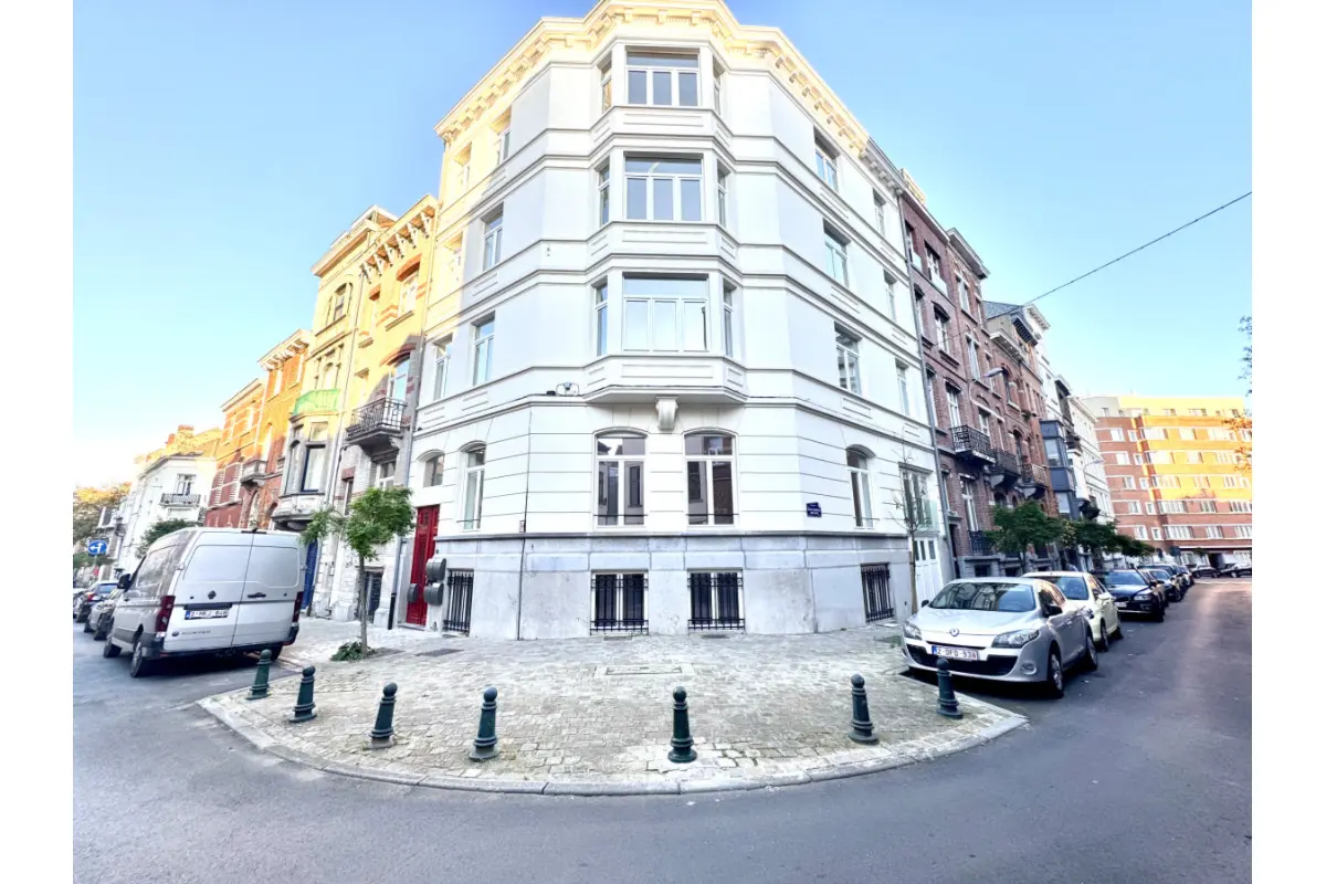 Appartement te  huur in Elsene 1050 1900.00€ 3 slaapkamers 168.00m² - Zoekertje 649444