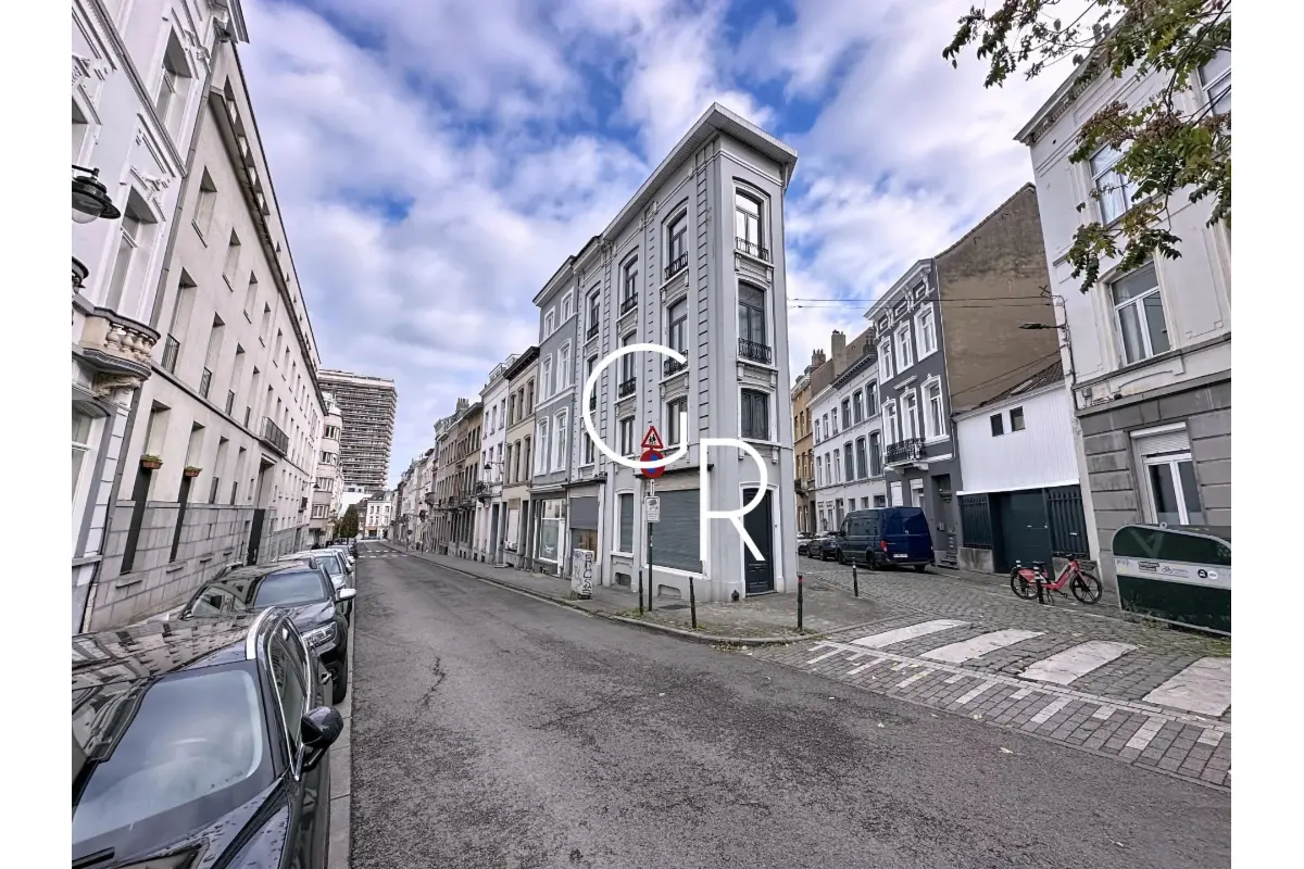 Maison à vendre à Bruxelles 1000 350000.00€  chambres 130.00m² - annonce 649429