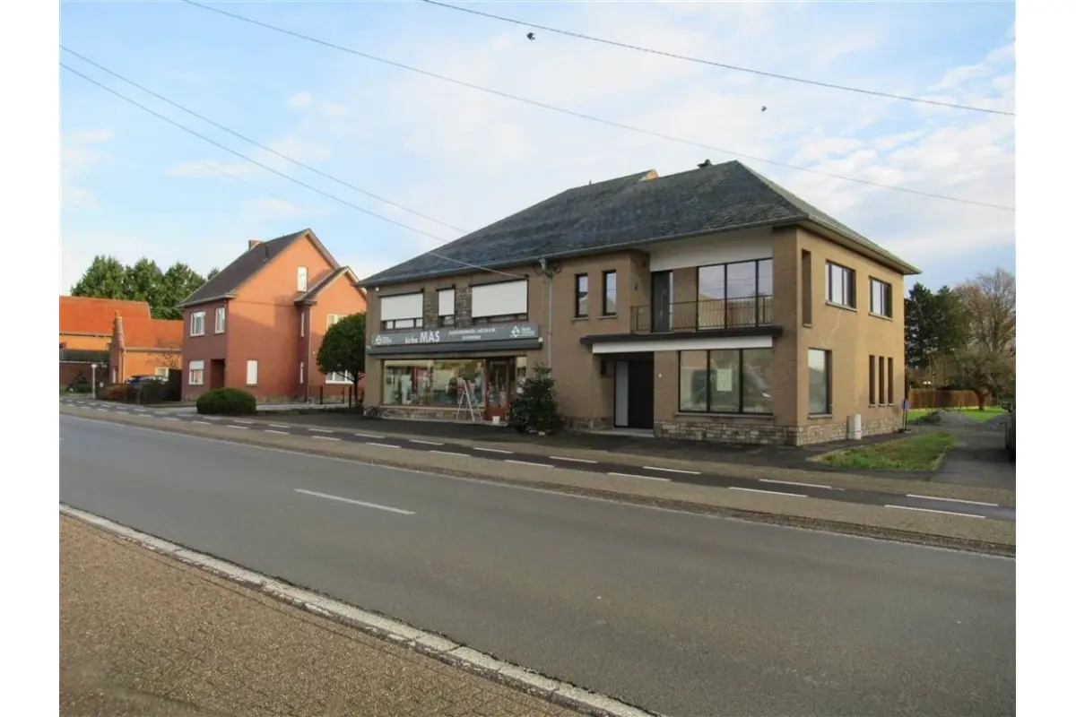 Immeuble de rapport - Immeuble à appartement à louer à Saint-Trond 3800 1100.00€ 3 chambres 120.00m² - annonce 649462