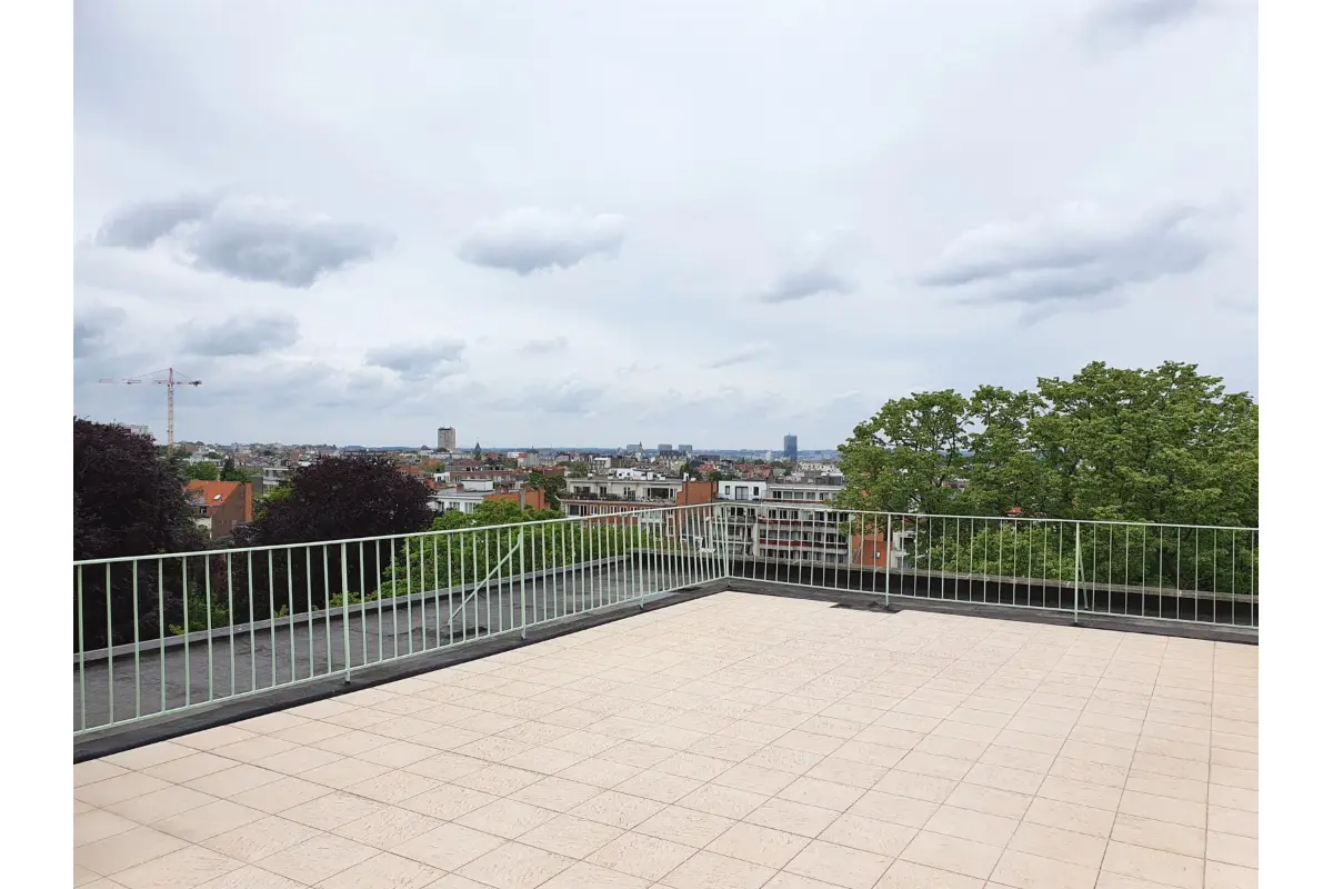 Penthouse te  huur in Ukkel 1180 3200.00€ 4 slaapkamers 220.00m² - Zoekertje 649440