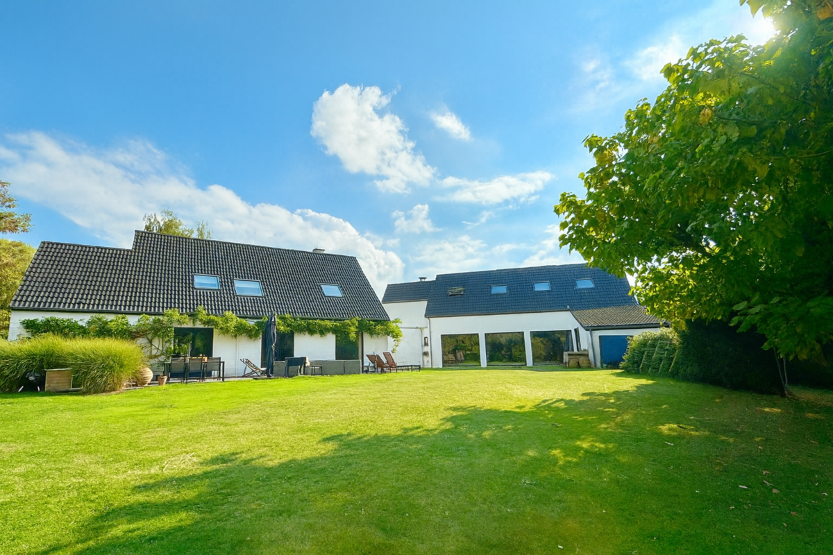 Immeuble de rapport - Immeuble à appartement à  à Ittre 1460 1150000.00€ 6 chambres 600.00m² - annonce 649301