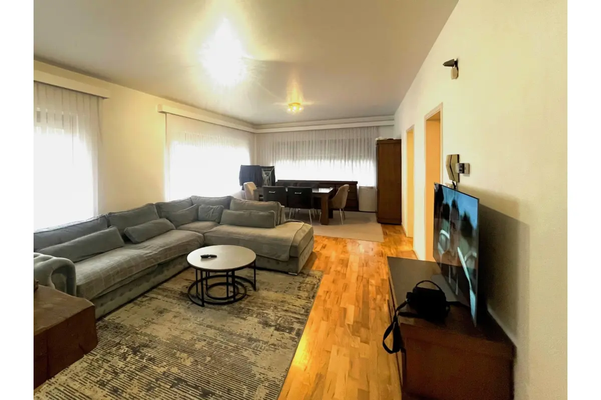 Benedenverdieping te  in Sint-Pieters-Woluwe 1150 1695.00€ 3 slaapkamers 120.00m² - Zoekertje 649862