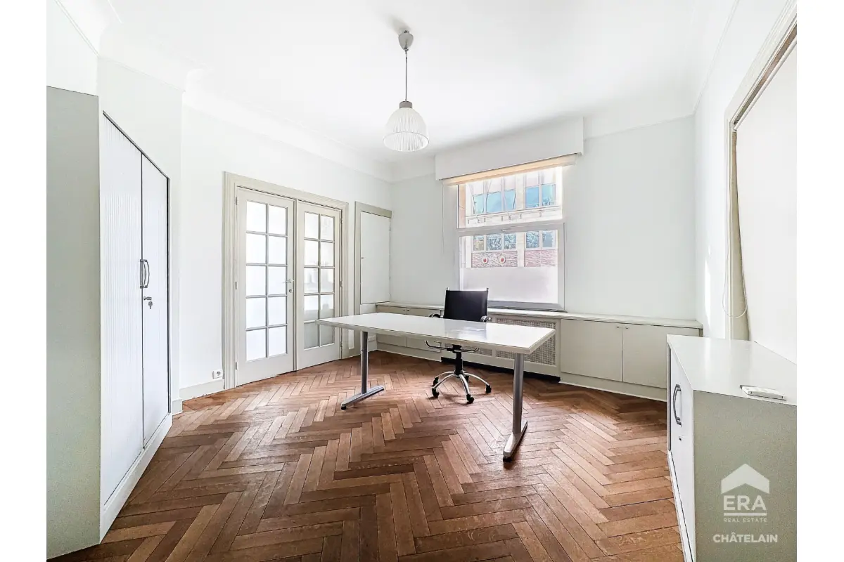 Commerce à  à Bruxelles 1000 650.00€ 0 chambres 18.00m² - annonce 650166