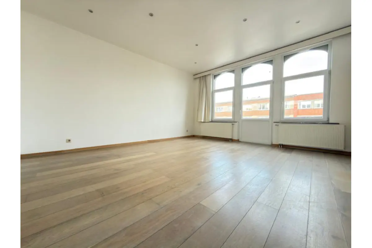 Duplex te  huur in Sint-Jans-Molenbeek 1080 1900.00€ 3 slaapkamers 140.00m² - Zoekertje 649761