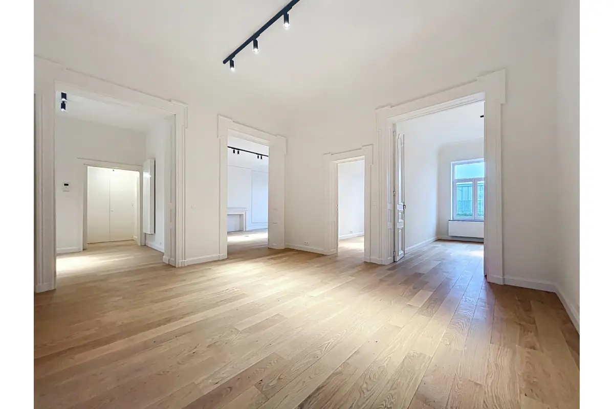 Handelszaak te  huur in Elsene 1050 3795.00€  slaapkamers 225.00m² - Zoekertje 650199