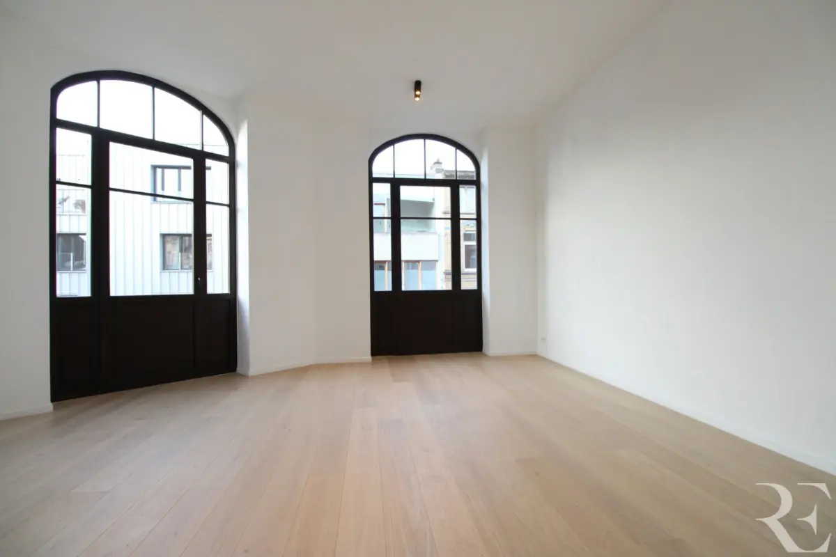 Appartement te  huur in Vorst 1190 1300.00€ 2 slaapkamers 70.00m² - Zoekertje 649701