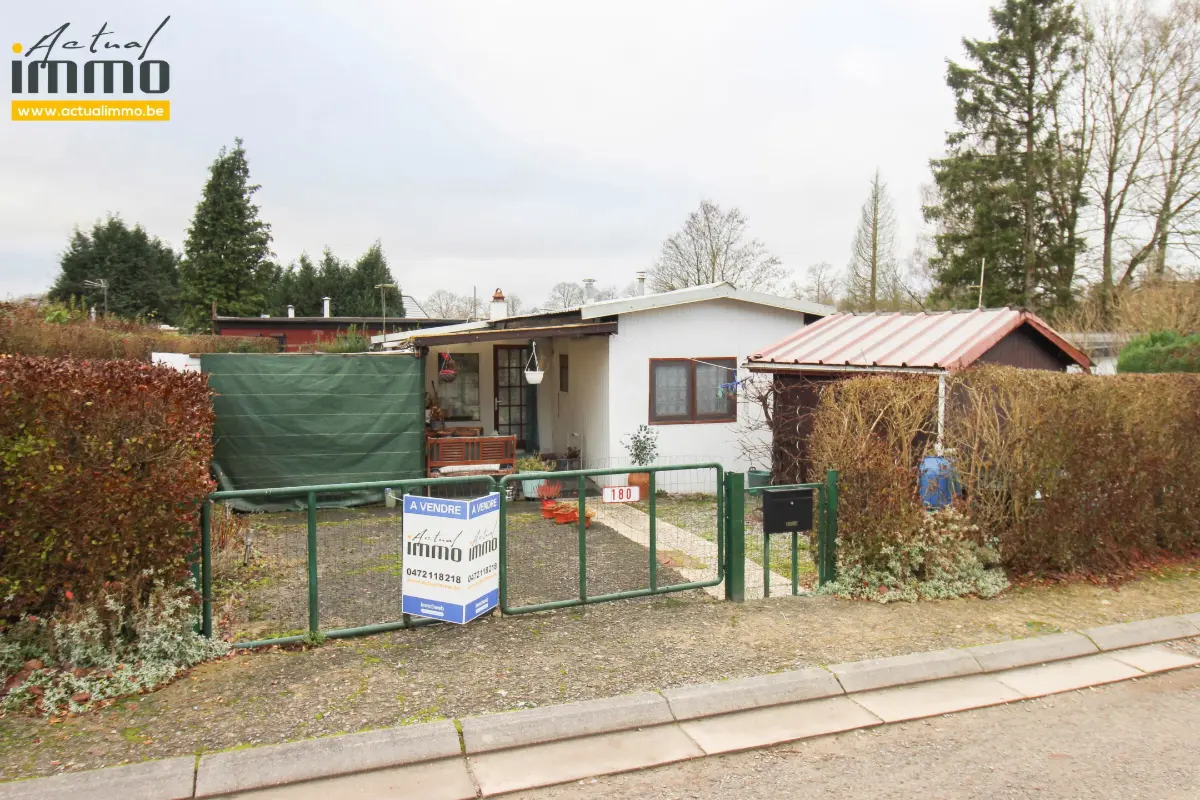 Bungalow te  koop in Froidchapelle 6440 30000.00€ 2 slaapkamers 67.00m² - Zoekertje 650504