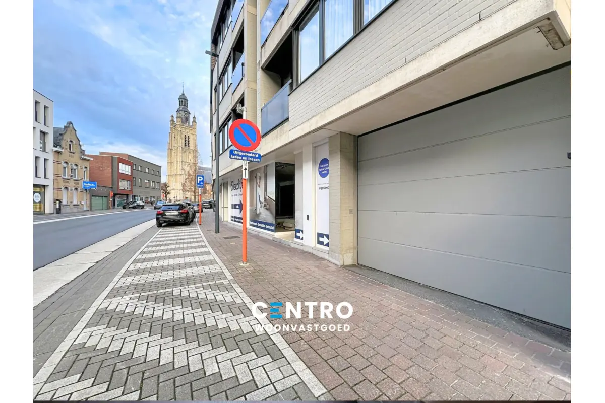 Parking & garage te  koop in Roeselare 8800 27500.00€  slaapkamers m² - Zoekertje 650441