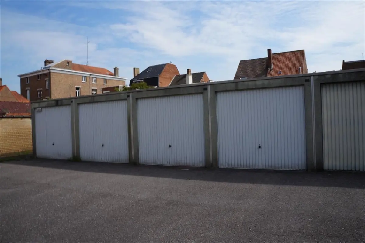 Parking / garage à louer à Assebroek 8310 70.00€  chambres m² - annonce 650304
