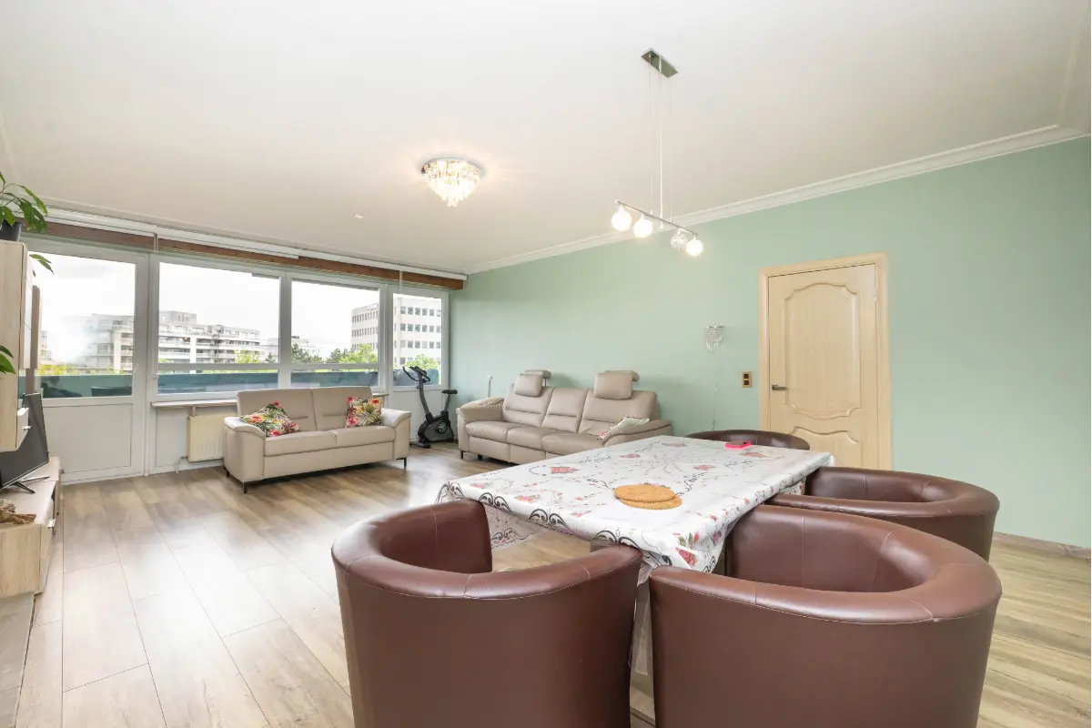 Appartement te  koop in Sint-Jans-Molenbeek 1080 269000.00€ 2 slaapkamers 95.00m² - Zoekertje 650921