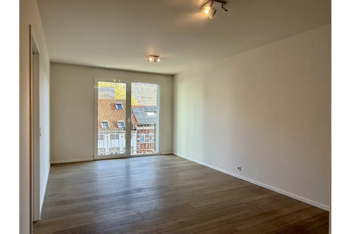 Appartement te  koop in Brussel 1000 345000.00€ 1 slaapkamers 64.00m² - Zoekertje 650610