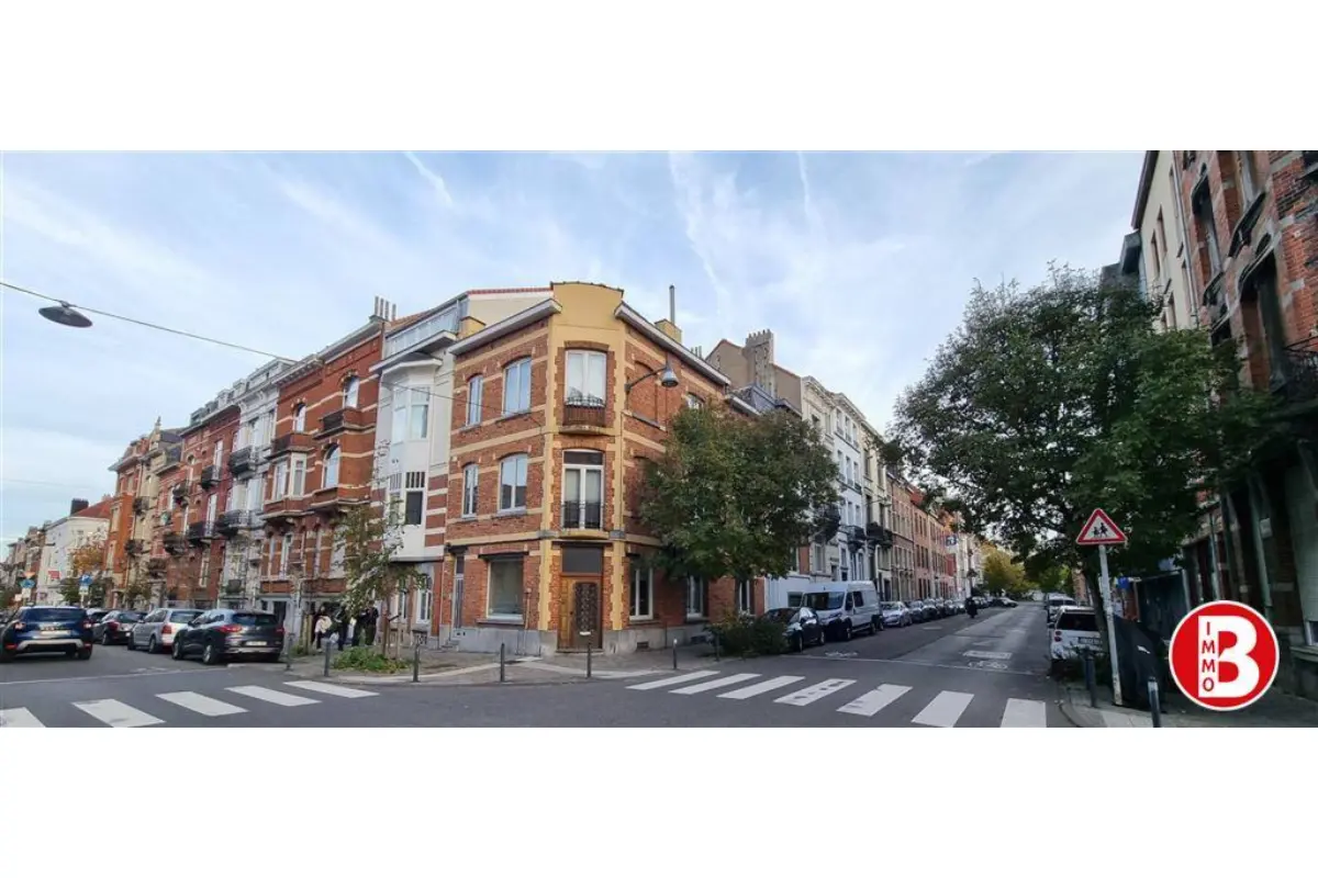 Appartementsgebouw te  koop in Schaarbeek 1030 750000.00€ 6 slaapkamers 260.00m² - Zoekertje 650443