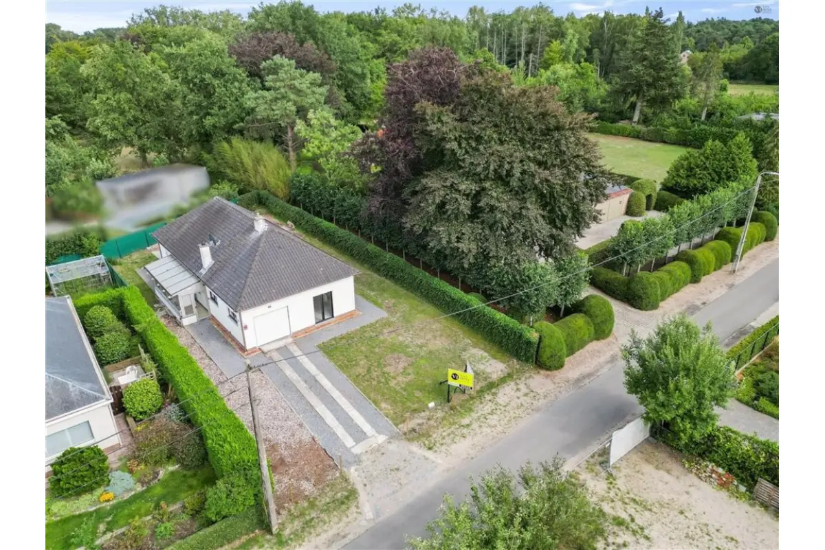 Bungalow te  koop in Stekene 9190 355000.00€ 3 slaapkamers m² - Zoekertje 650808