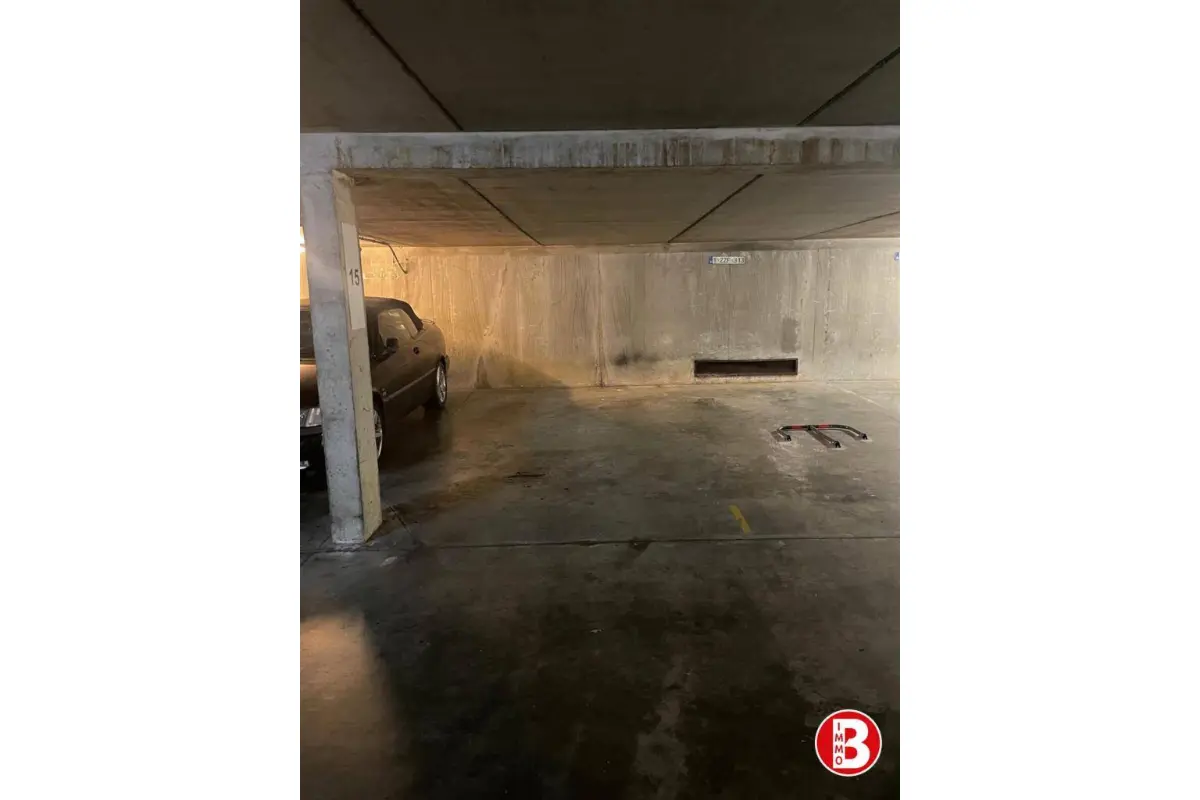 Parking & garage te  koop in Strombeek-Bever 1853 17500.00€  slaapkamers m² - Zoekertje 650445