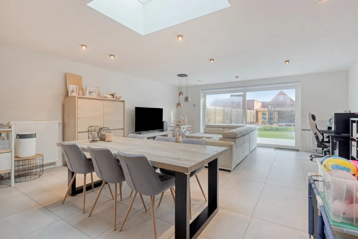 Immeuble de rapport - Immeuble à appartement à vendre à Boezinge 8904 369000.00€ 4 chambres 204.00m² - annonce 651159