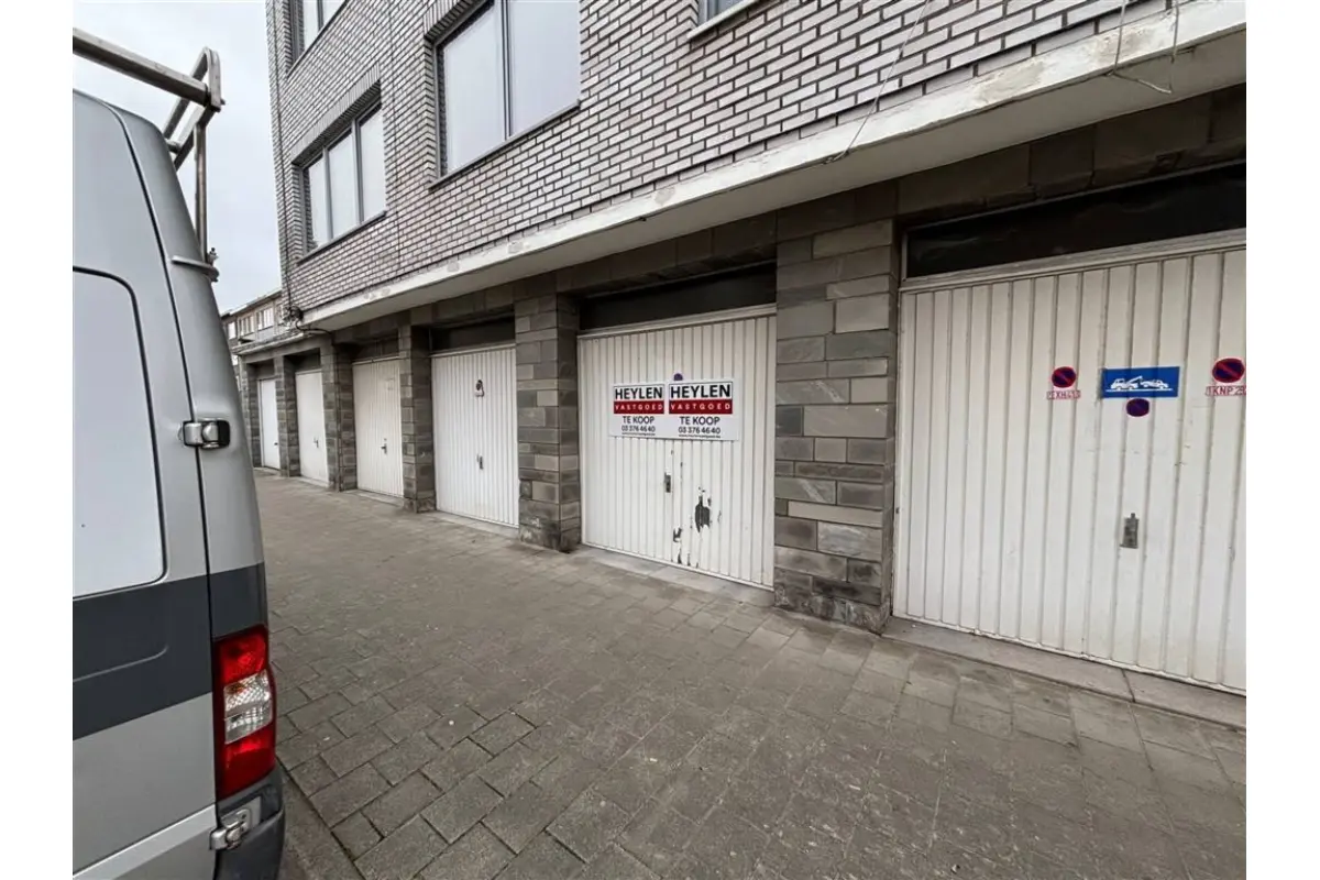 Parking & garage te  koop in Deurne 2100 23000.00€  slaapkamers m² - Zoekertje 651490