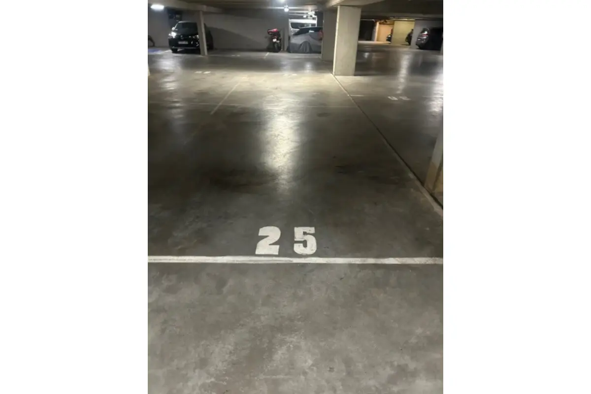 Parking / garage à louer à Evere 1140 100.00€  chambres m² - annonce 651247