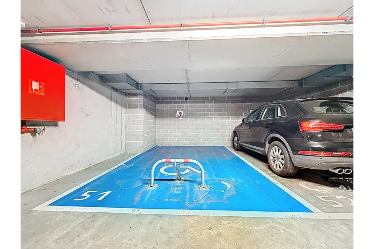 Parking & garage te  koop in Jette 1090 29000.00€  slaapkamers m² - Zoekertje 651365