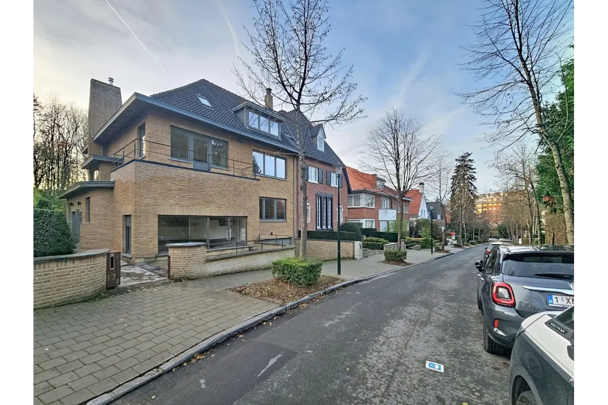 Huis te  huur in Ukkel 1180 5500.00€ 5 slaapkamers 409.00m² - Zoekertje 651099