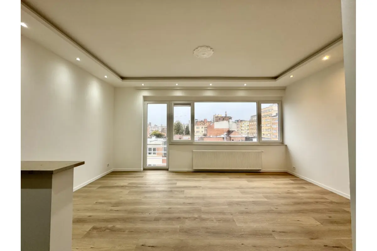 Appartement te  huur in Elsene 1050 1200.00€ 1 slaapkamers 73.00m² - Zoekertje 651903