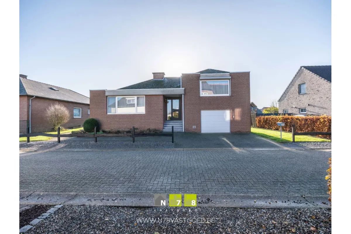 Appartement te  koop in Maaseik 3680 309000.00€ 3 slaapkamers 117.00m² - Zoekertje 651840