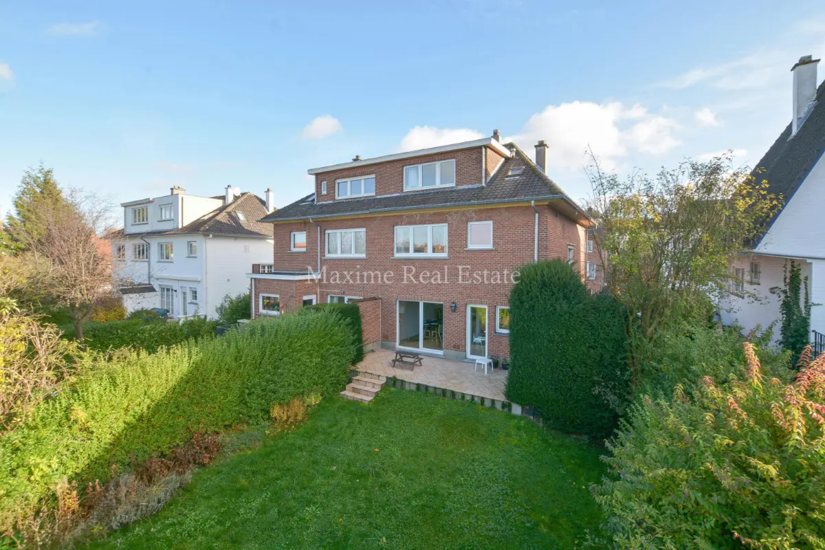 Maison à  à Woluwe-Saint-Pierre 1150 3200.00€ 5 chambres 231.00m² - annonce 651911