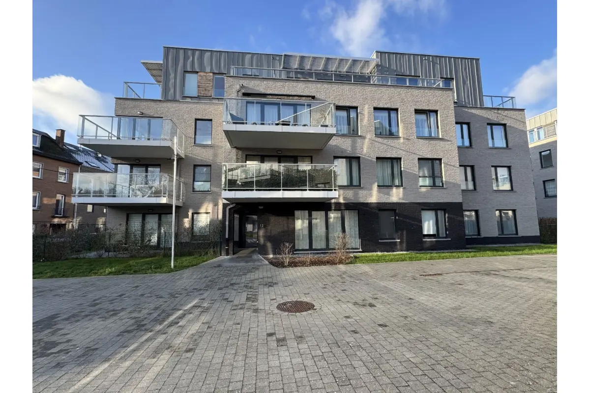 Rez-de-chaussée à louer à Jambes 5100 950.00€ 2 chambres 78.00m² - annonce 651951