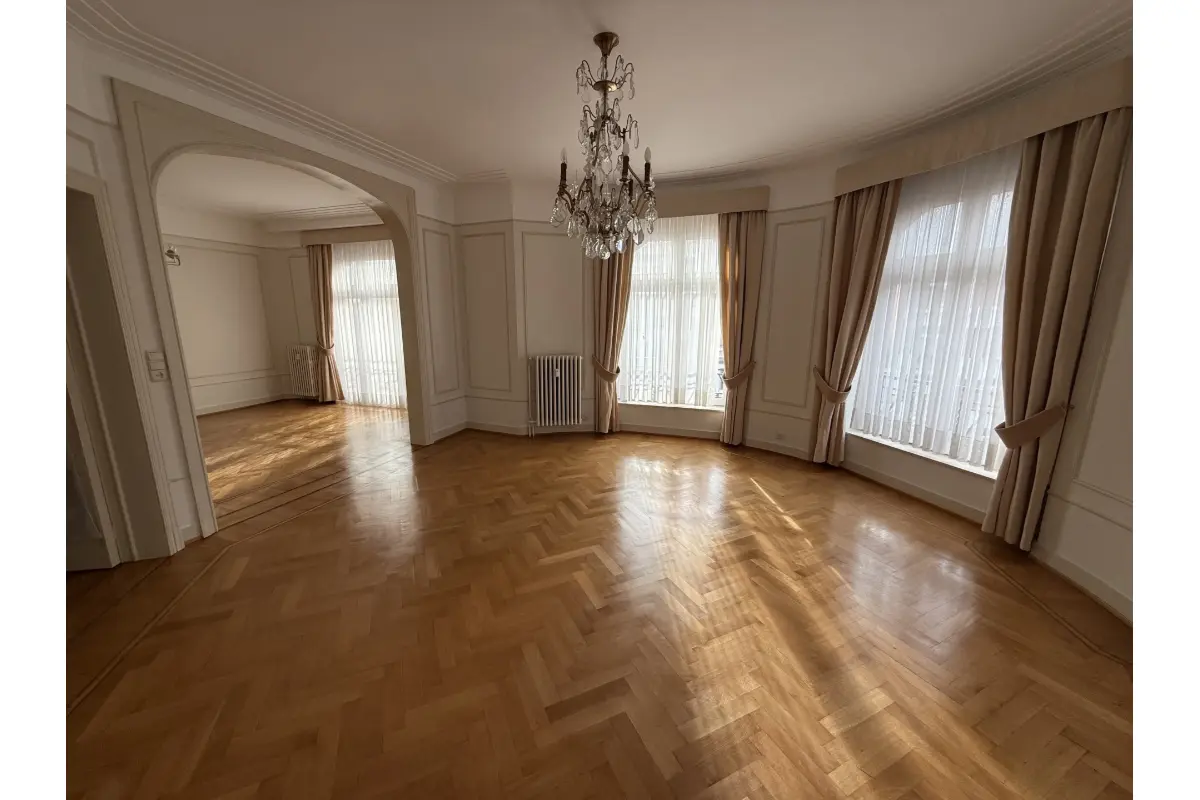 Appartement à louer à Woluwe-Saint-Lambert 1200 2000.00€ 3 chambres 183.00m² - annonce 651839