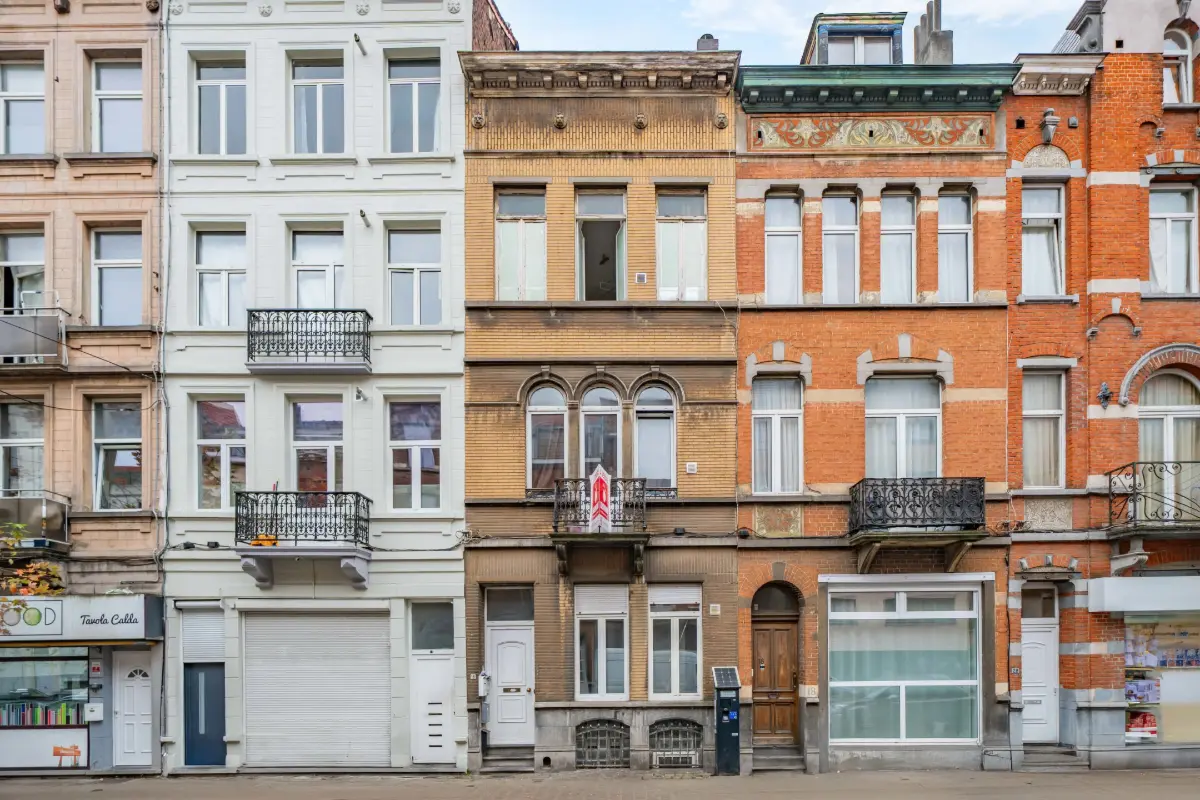 Mixgebouw te  koop in Anderlecht 1070 370000.00€ 2 slaapkamers 188.00m² - Zoekertje 651805