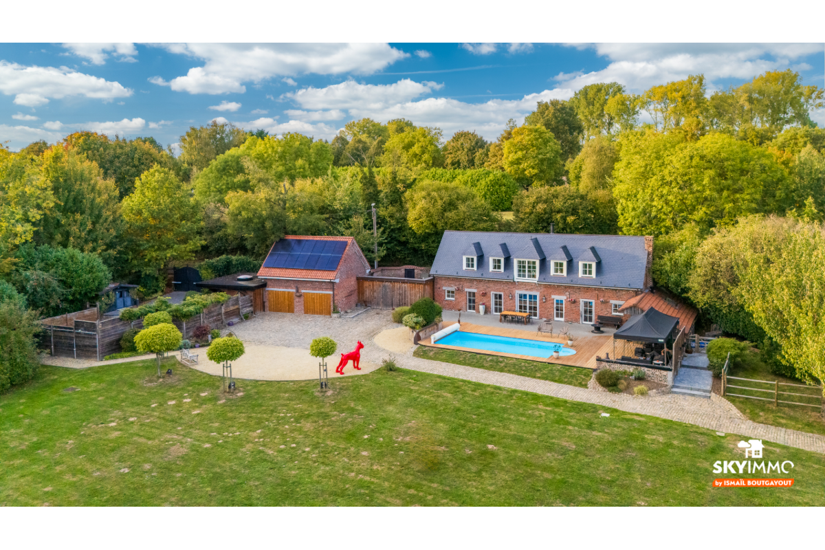 Huis te  koop in Brussel 1000 1199000.00€ 3 slaapkamers 226.00m² - Zoekertje 651893