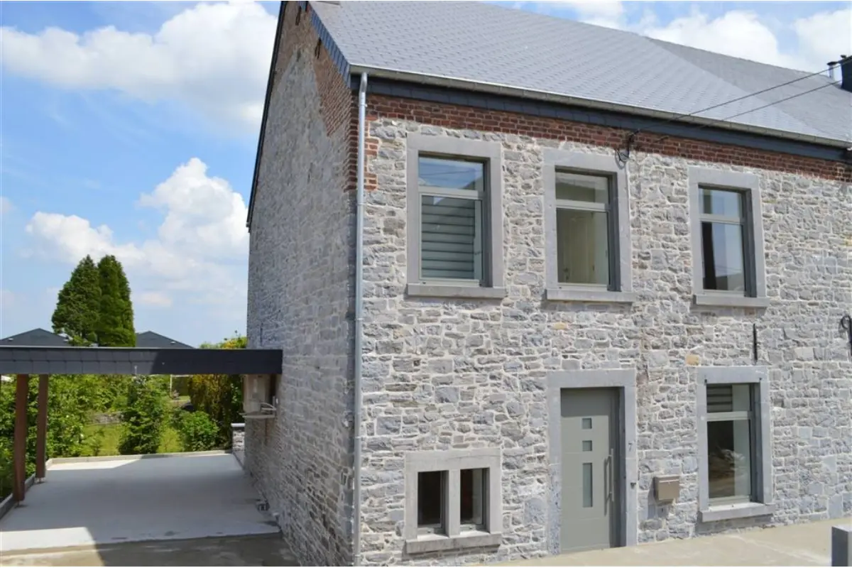 Huis te  huur in Graux 5640 1100.00€ 3 slaapkamers 257.00m² - Zoekertje 652532