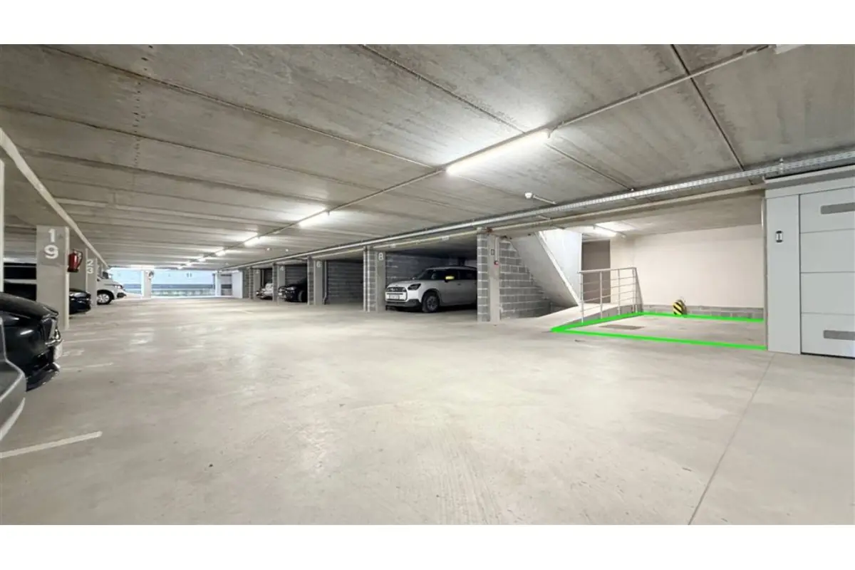 Parking & garage te  koop in Doornik 7500 28500.00€  slaapkamers m² - Zoekertje 652623