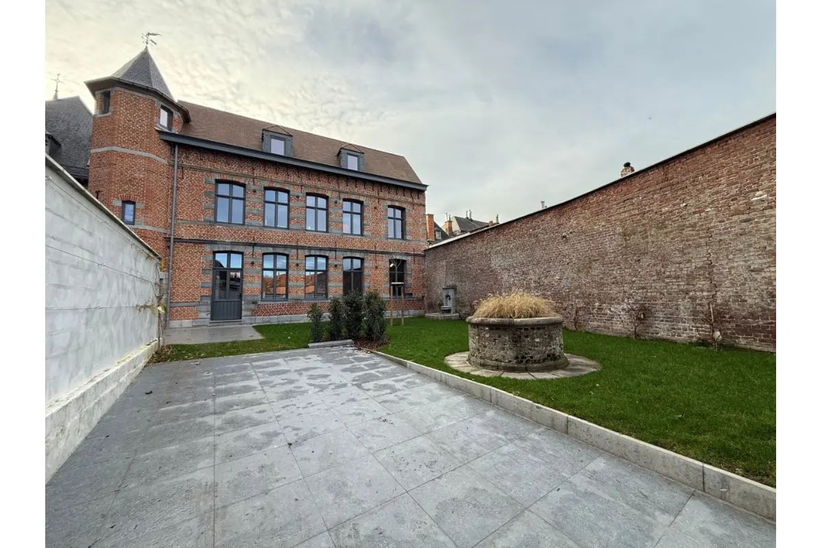 Duplex te  huur in Doornik 7500 1325.00€ 2 slaapkamers 124.00m² - Zoekertje 652475