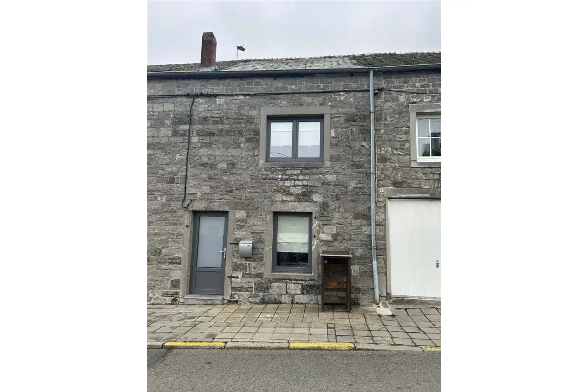 Huis te  huur in Couvin 5660 650.00€ 2 slaapkamers 90.00m² - Zoekertje 652540