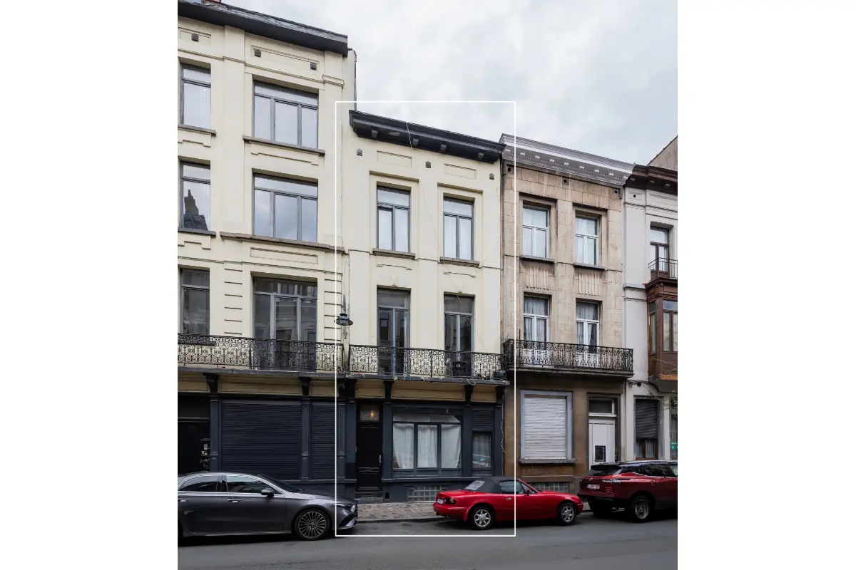 Appartementsgebouw te  koop in Brussel 1000 0.00€ 7 slaapkamers 293.00m² - Zoekertje 652371