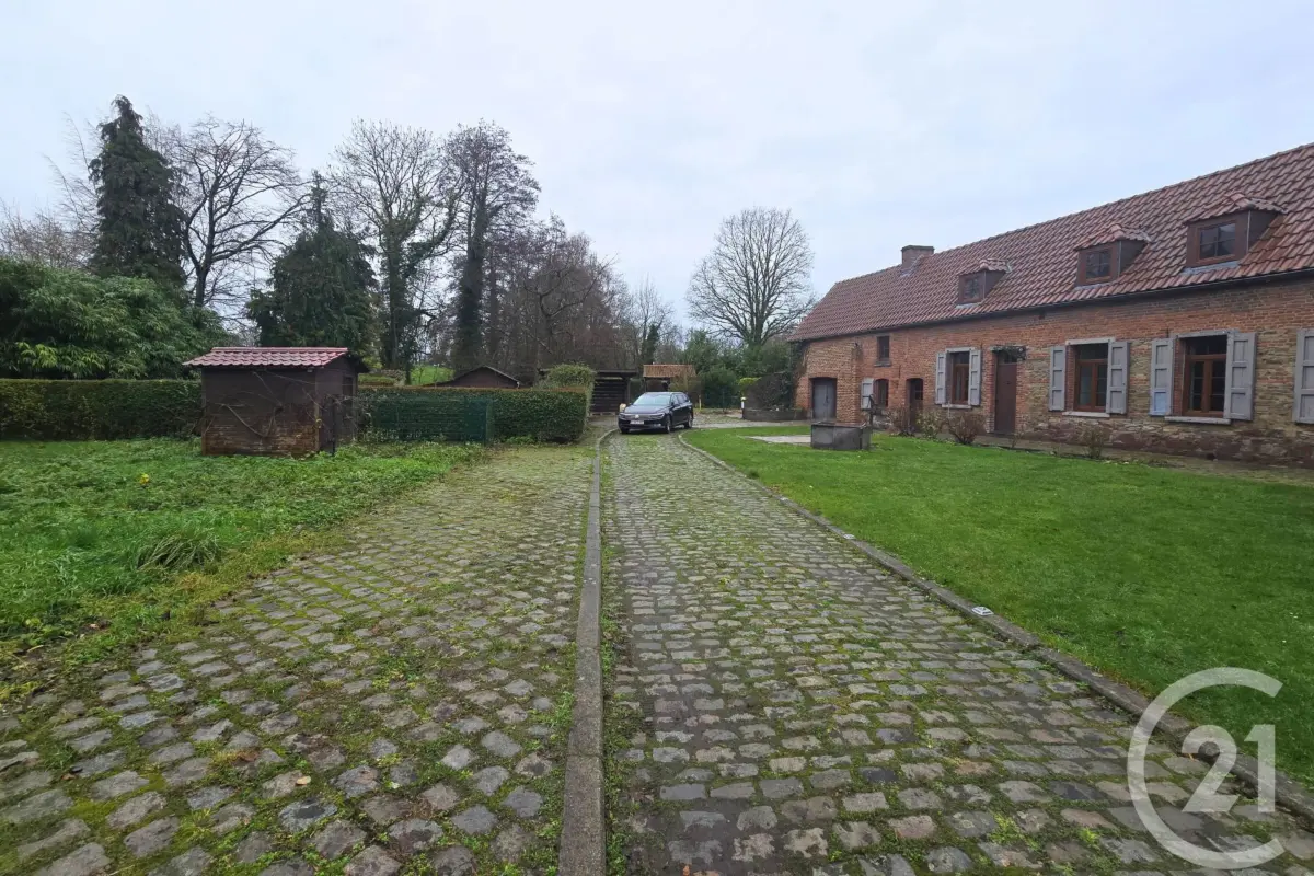 Huis te  huur in Honnelles 7387 1000.00€ 4 slaapkamers 205.00m² - Zoekertje 652393