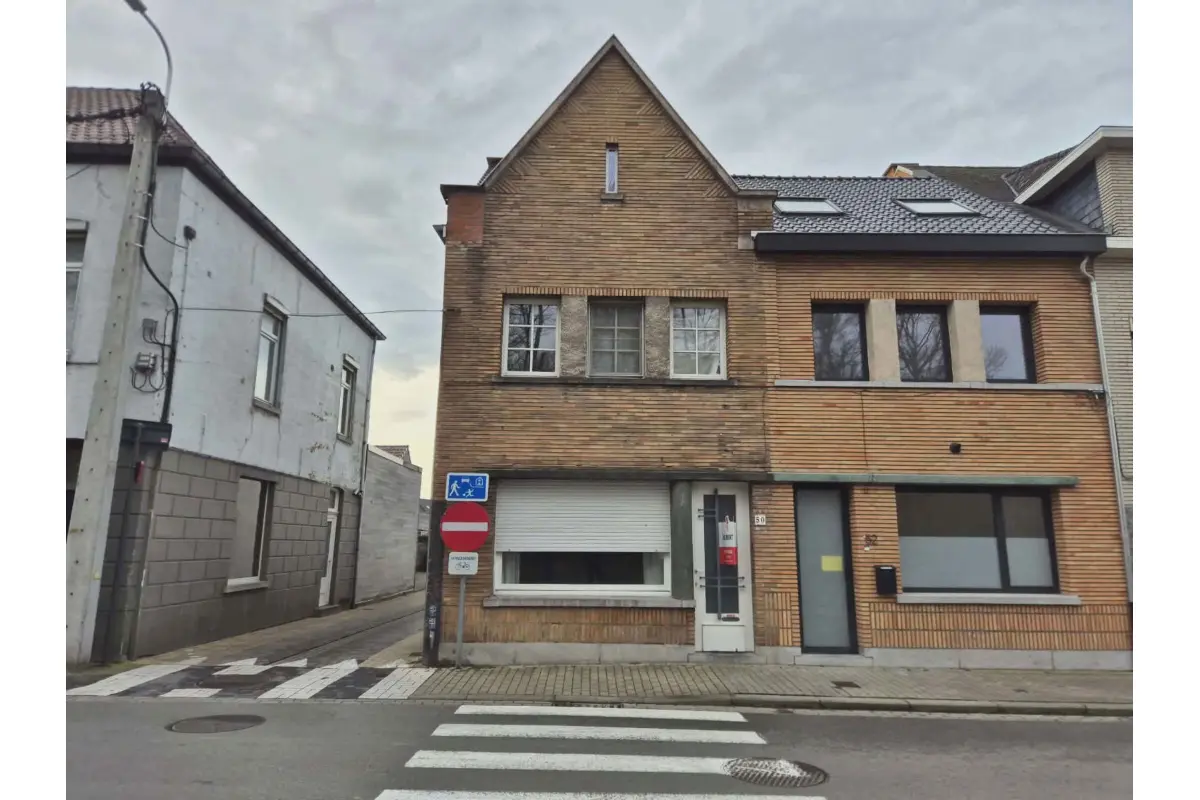 Huis te  huur in Lede 9340 875.00€ 2 slaapkamers 143.00m² - Zoekertje 652436